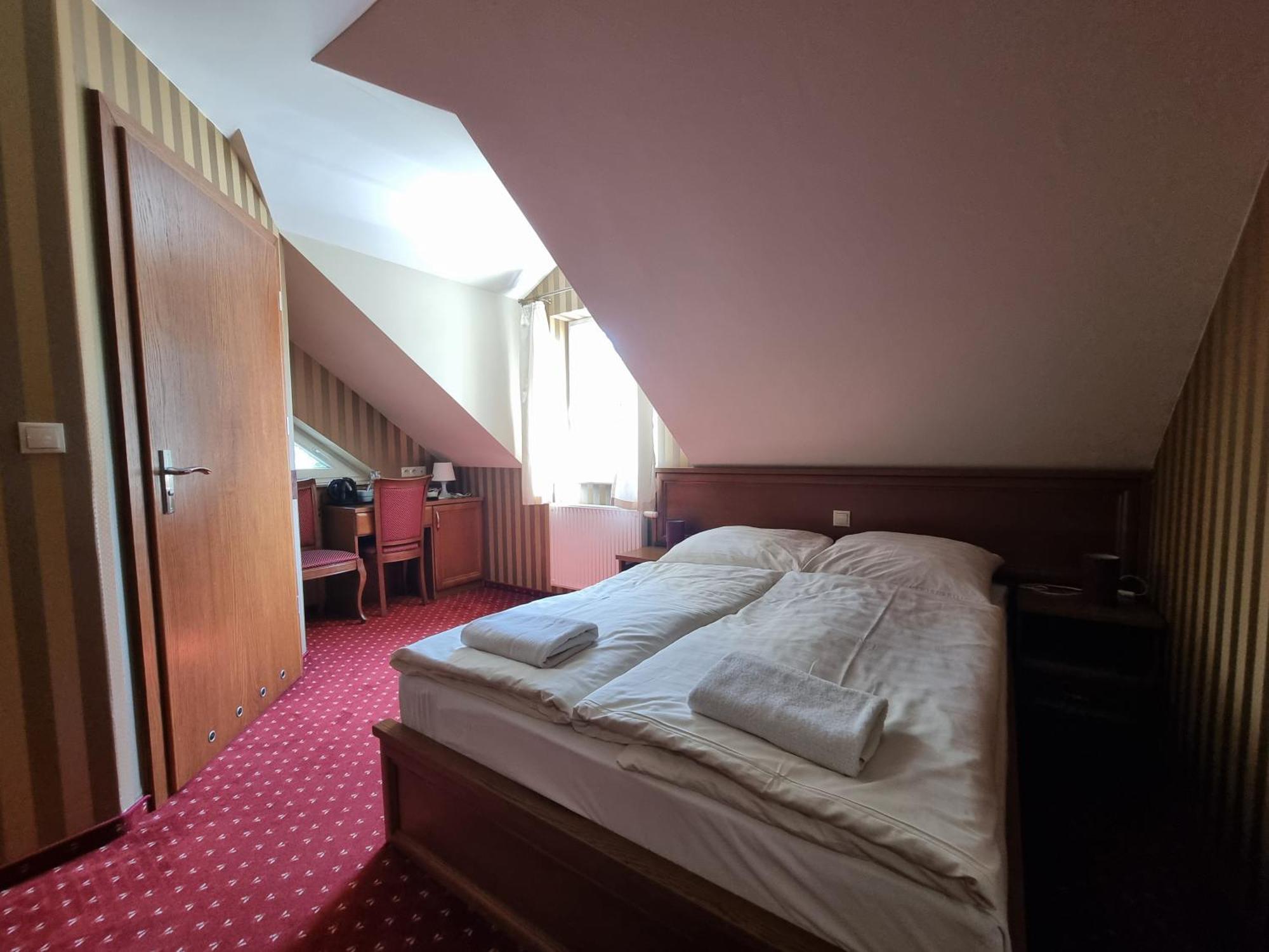 Palac Lucja Bb Zakrzow  Bagian luar foto