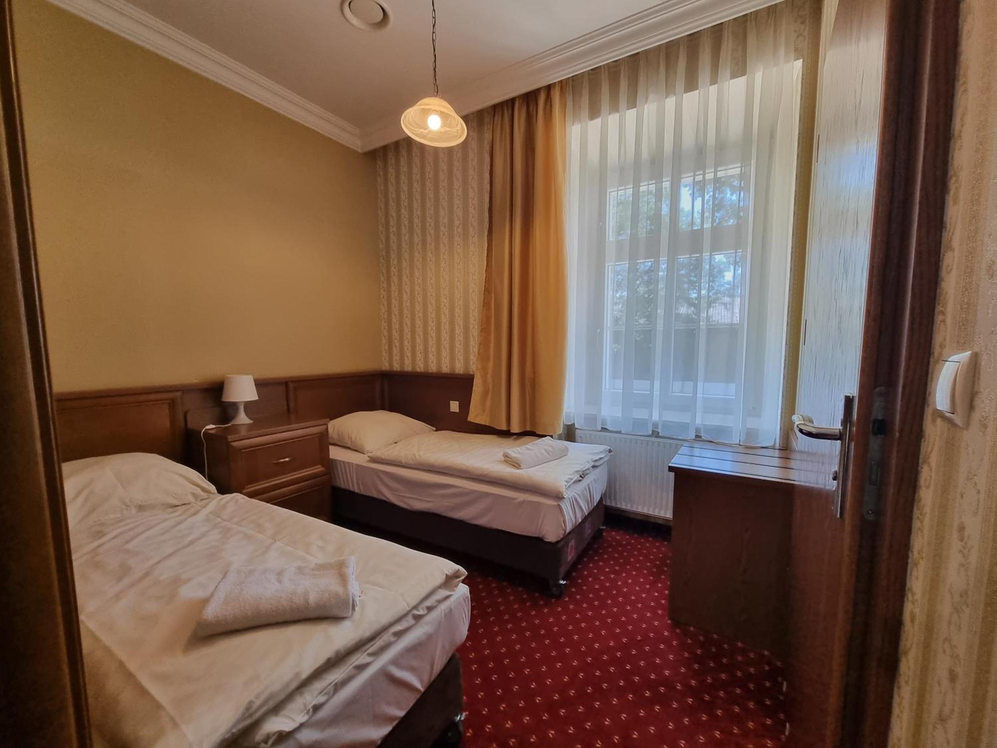 Palac Lucja Bb Zakrzow  Bagian luar foto