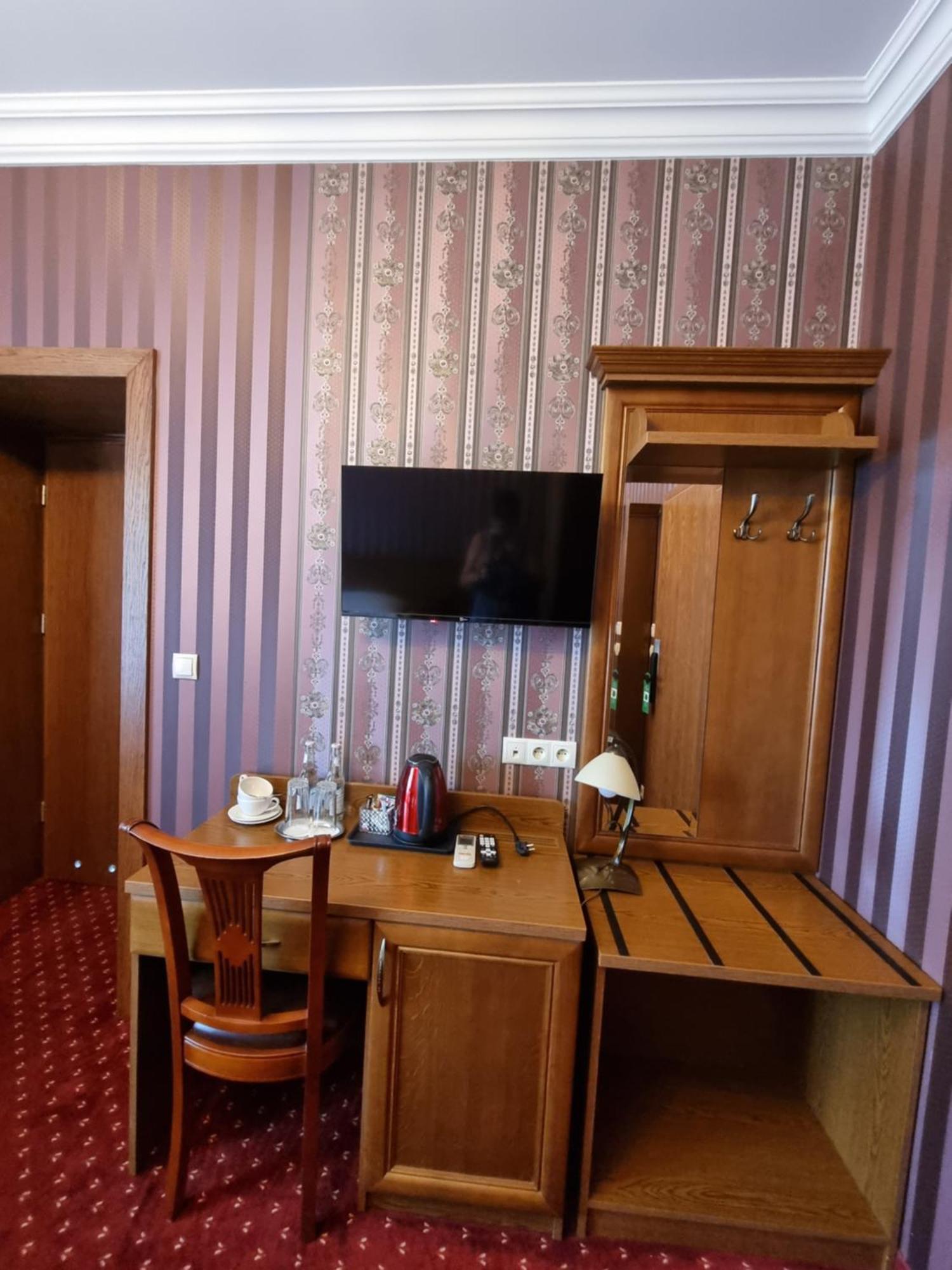 Palac Lucja Bb Zakrzow  Bagian luar foto