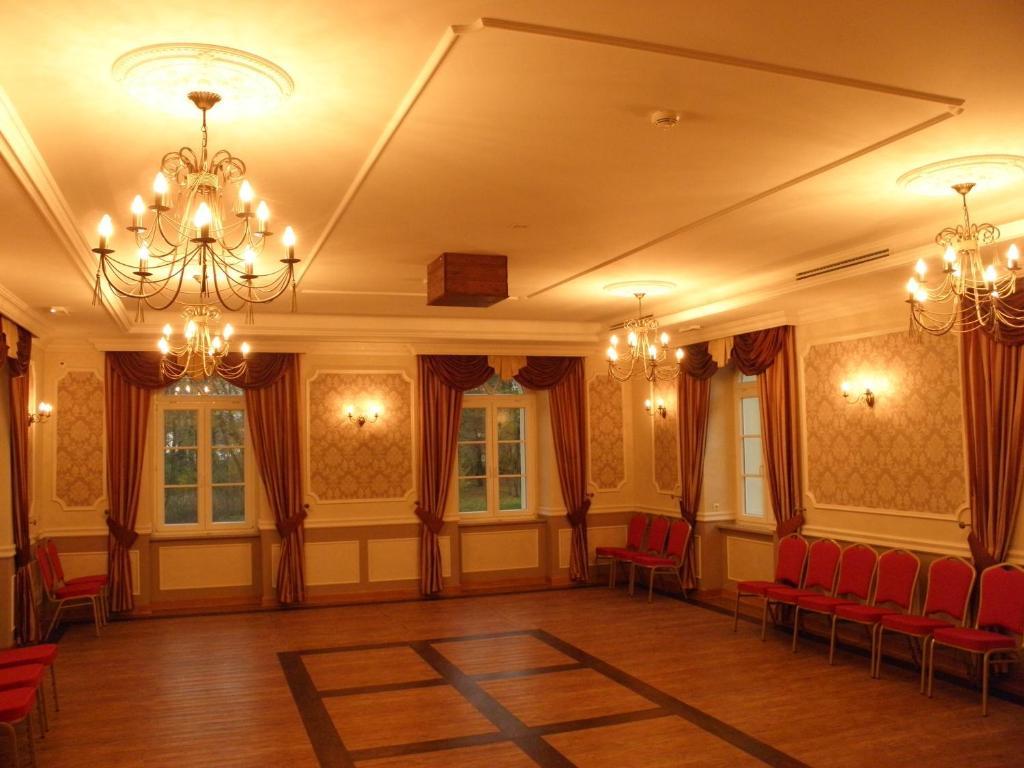Palac Lucja Bb Zakrzow  Bagian luar foto