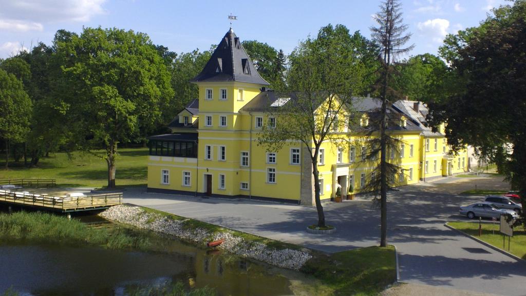 Palac Lucja Bb Zakrzow  Bagian luar foto
